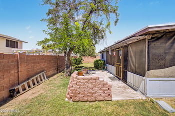 5545 Sunnyside Dr, Glendale, AZ 85304