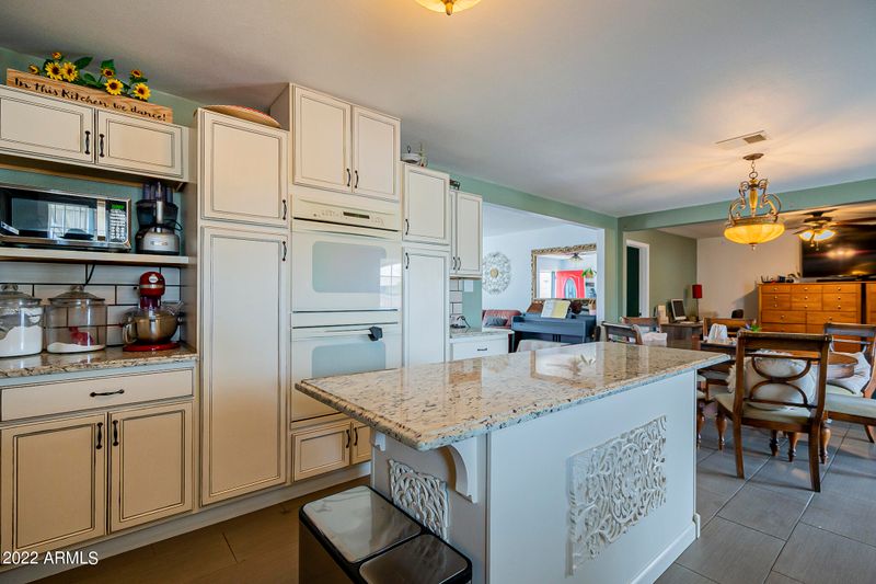5546 N 62nd Dr, Glendale, AZ 85301