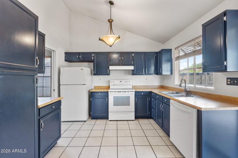 5546 W Shangri La Rd, Glendale, AZ 85304