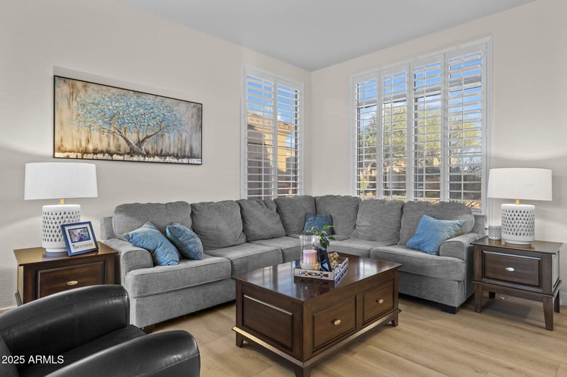 5548 Via Montoya Dr, Phoenix, AZ 85054