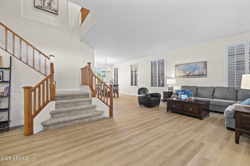 5548 Via Montoya Dr, Phoenix, AZ 85054