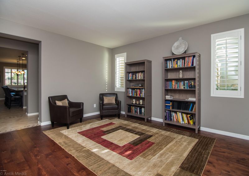 5548 W Buckskin Trl, Phoenix, AZ 85083