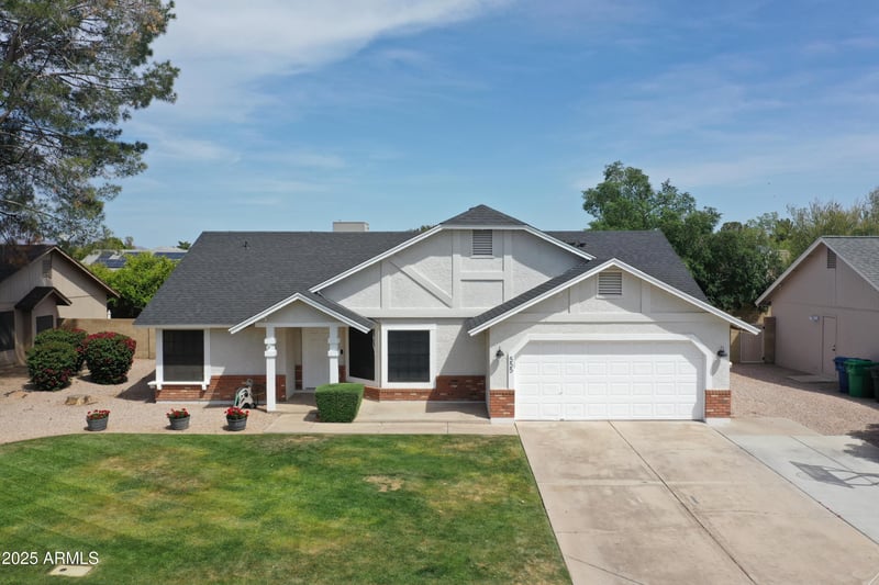 555 Bermuda Cir, Mesa, AZ 85206