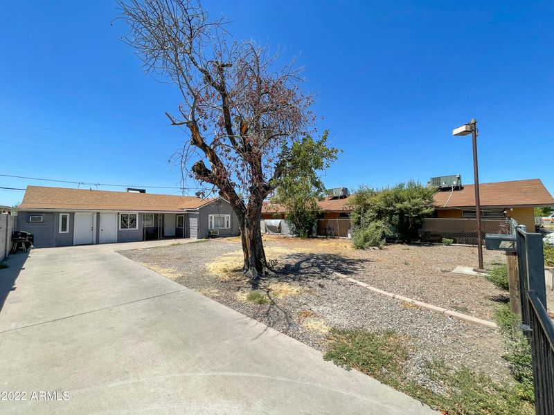 555 N 27th Dr, Phoenix, AZ 85009
