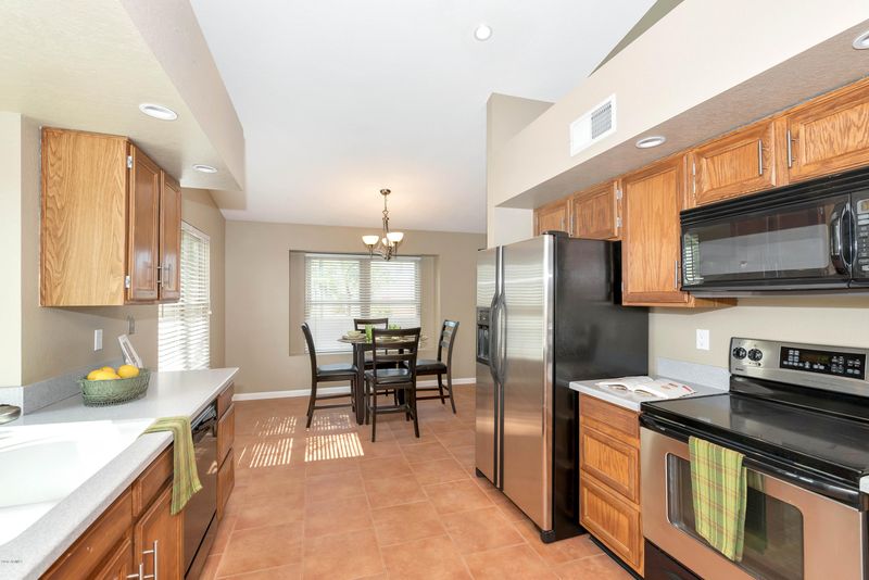 5550 E Paradise Ln, Scottsdale, AZ 85254