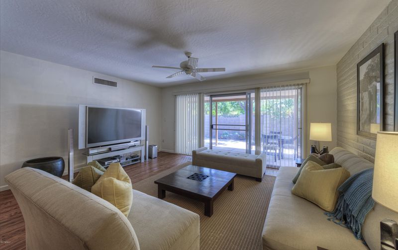 5552 N 10th St, Phoenix, AZ 85014
