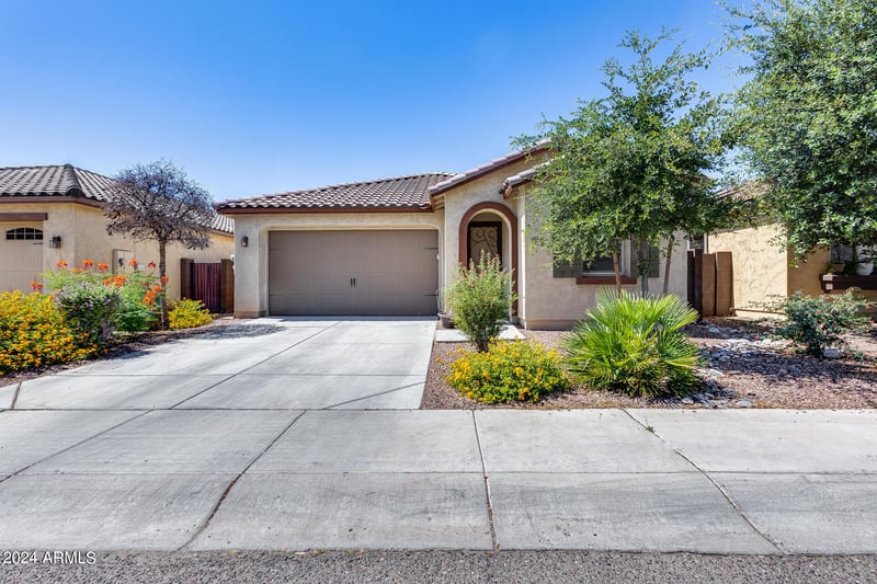 5557 Buckskin Trl, Phoenix, AZ 85083