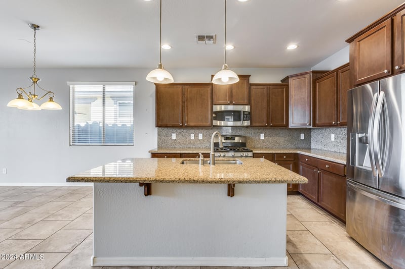 5557 Buckskin Trl, Phoenix, AZ 85083