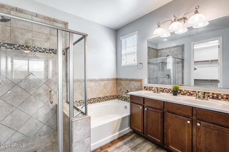 5557 Buckskin Trl, Phoenix, AZ 85083