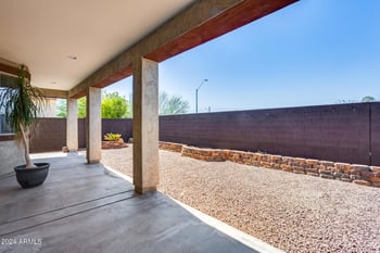 5557 Buckskin Trl, Phoenix, AZ 85083