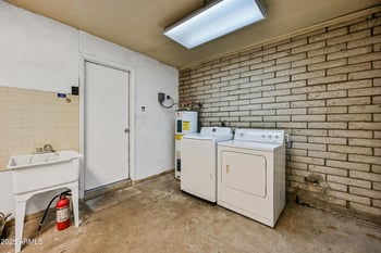 5558 Cortez St, Glendale, AZ 85304