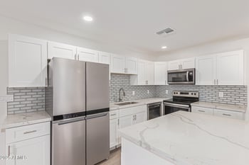 5559 62nd Ave, Glendale, AZ 85301