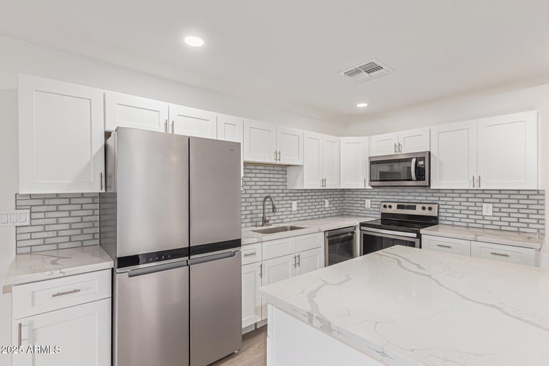 5559 62nd Ave, Glendale, AZ 85301