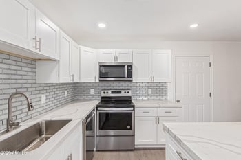 5559 62nd Ave, Glendale, AZ 85301