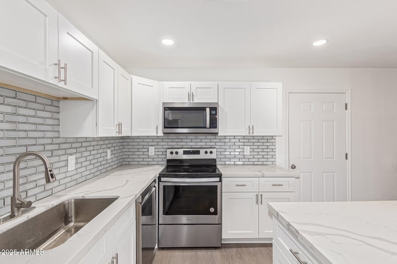 5559 62nd Ave, Glendale, AZ 85301