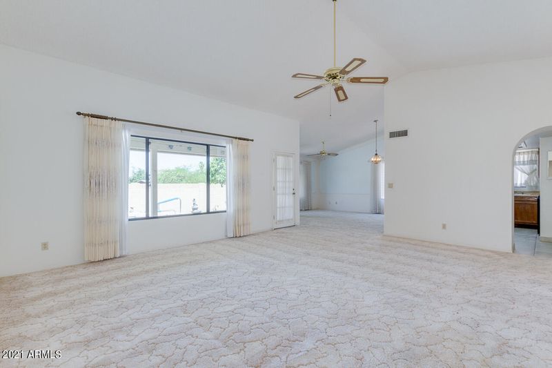 556 S 76th Pl, Mesa, AZ 85208