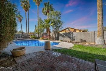 556 Kiva Ave, Mesa, AZ 85210