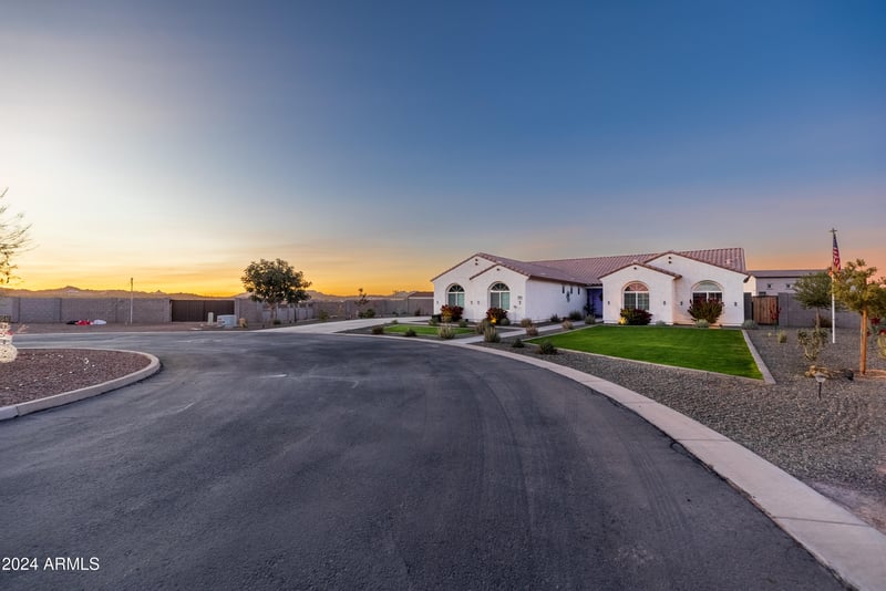 556 W Weld St, San Tan Valley, AZ 85143