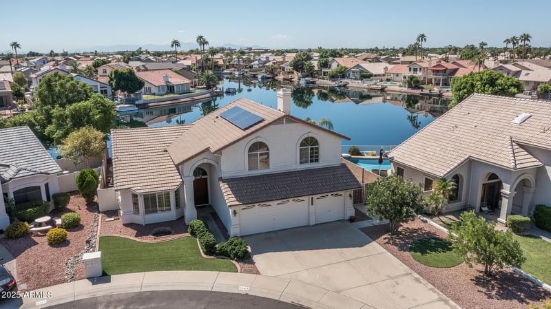 5561 Rose Garden Ln, Glendale, AZ 85308