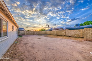 5562 Edgemont Ave, Phoenix, AZ 85035