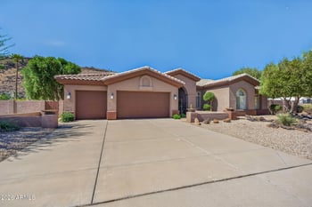 5565 W Pinnacle Hill Dr, Glendale, AZ 85310