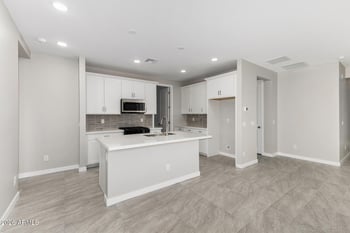 5566 205th Ln, Buckeye, AZ 85396