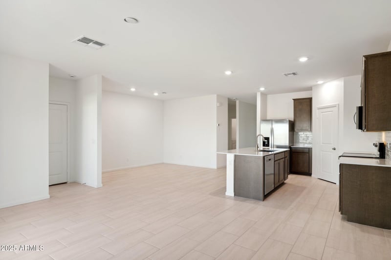 5566 254th Glen, Buckeye, AZ 85326