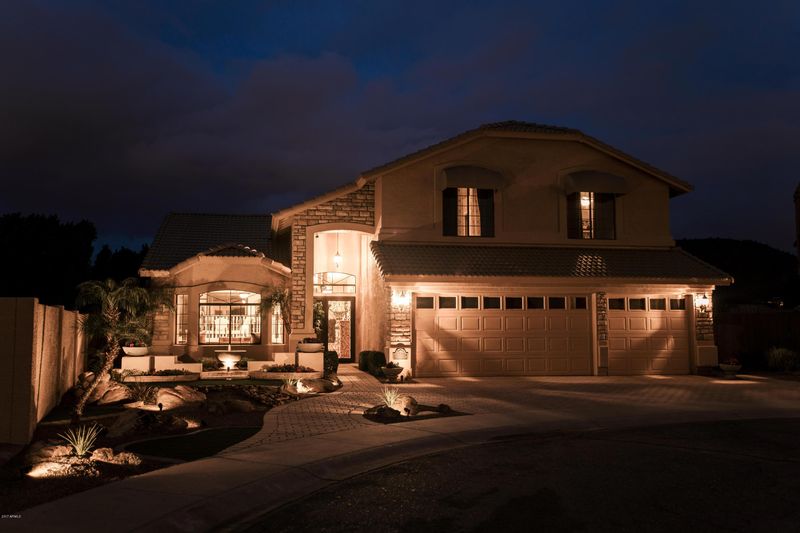 5566 W Irma Ln, Glendale, AZ 85308