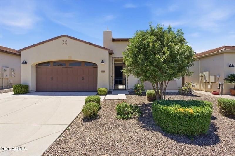 557 Laddoos Ave, San Tan Valley, AZ 85140