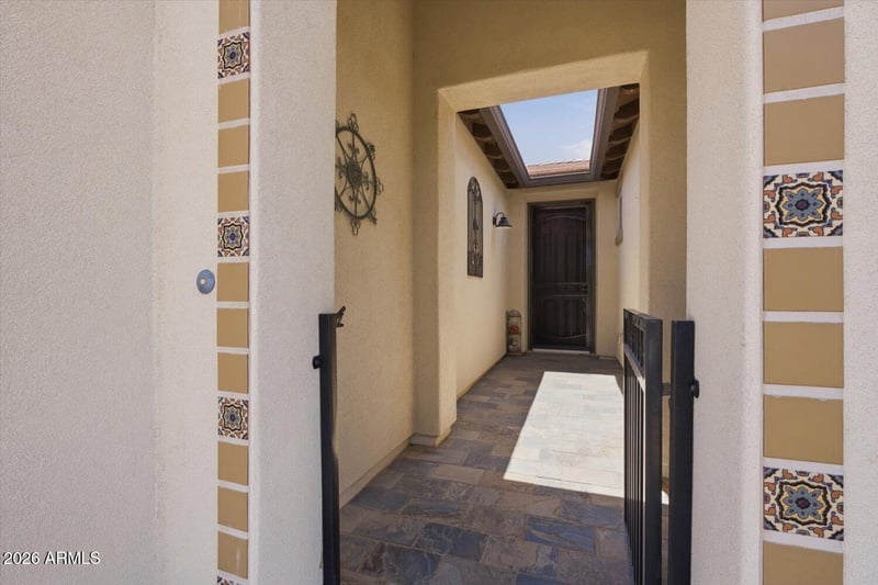 557 Laddoos Ave, San Tan Valley, AZ 85140