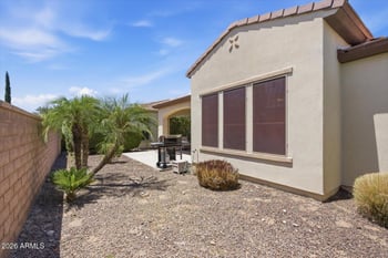 557 Laddoos Ave, San Tan Valley, AZ 85140