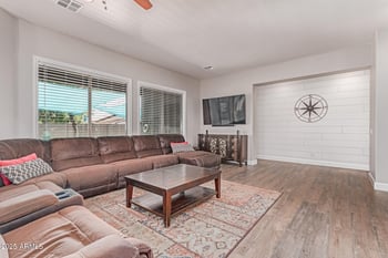 557 Lemon Ct, Gilbert, AZ 85296