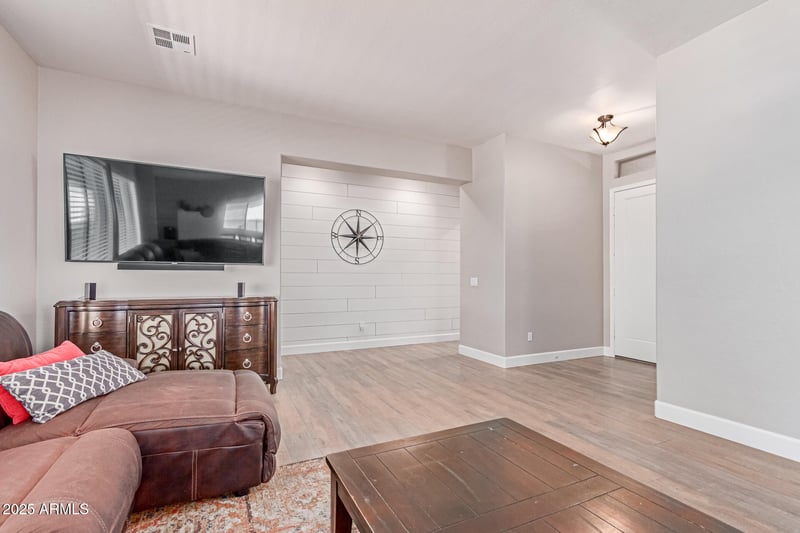 557 Lemon Ct, Gilbert, AZ 85296