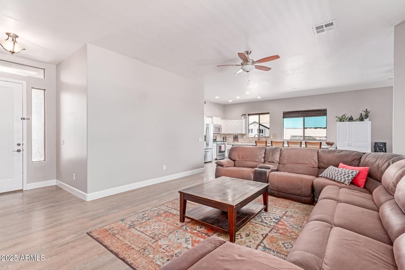 557 Lemon Ct, Gilbert, AZ 85296