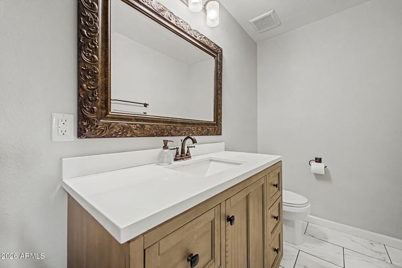 557 Hobson Pz, Mesa, AZ 85203