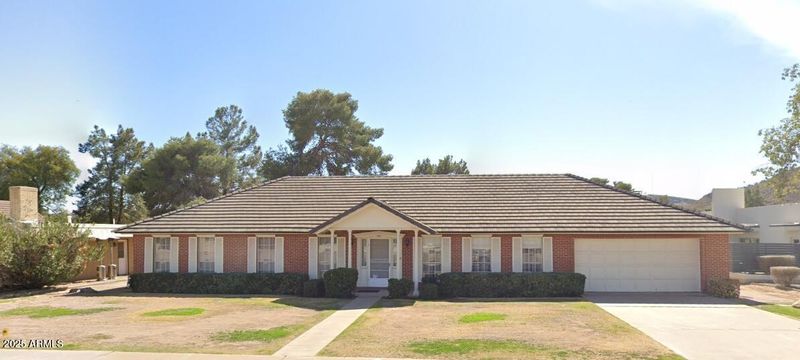 557 W Moon Valley Dr, Phoenix, AZ 85023