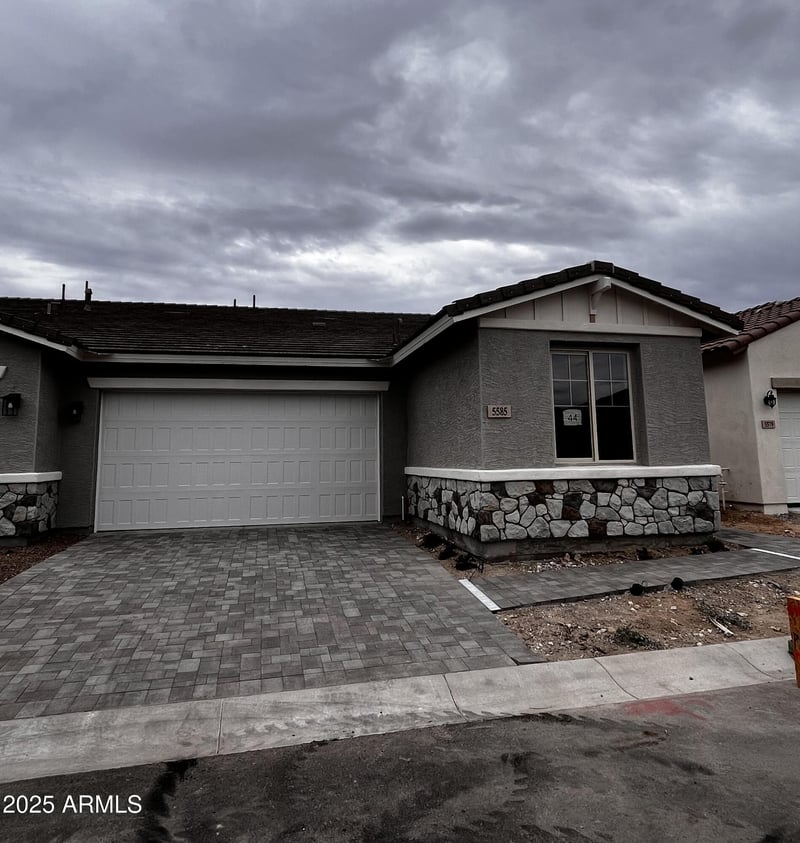 5585 205th Ln, Buckeye, AZ 85396