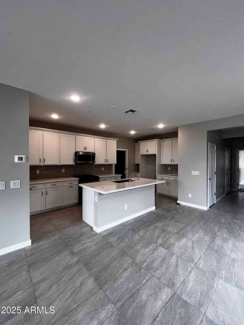 5591 205th Ln, Buckeye, AZ 85396
