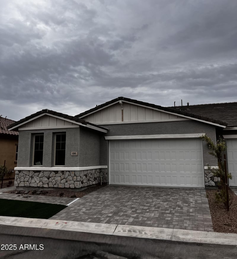 5591 205th Ln, Buckeye, AZ 85396