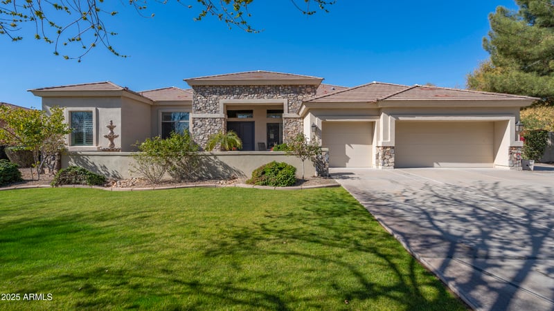 56 S Prairie Rd, Gilbert, AZ 85296