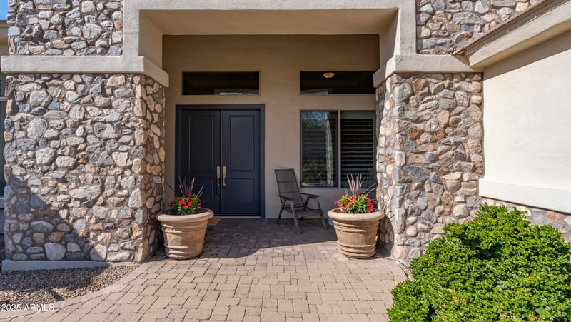 56 S Prairie Rd, Gilbert, AZ 85296