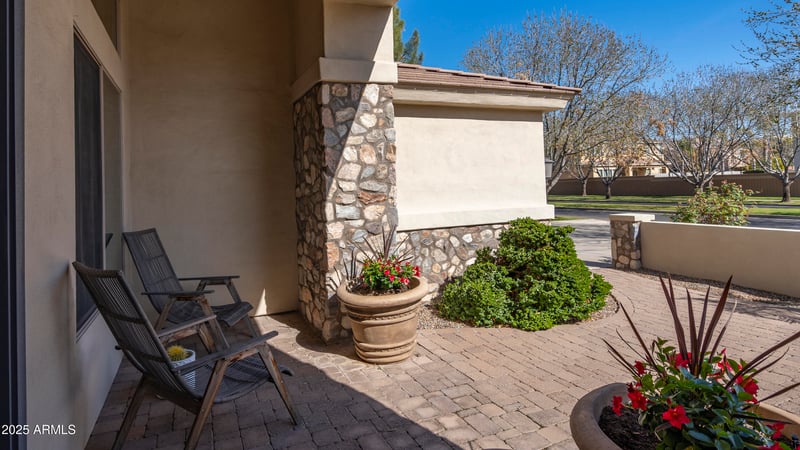 56 S Prairie Rd, Gilbert, AZ 85296