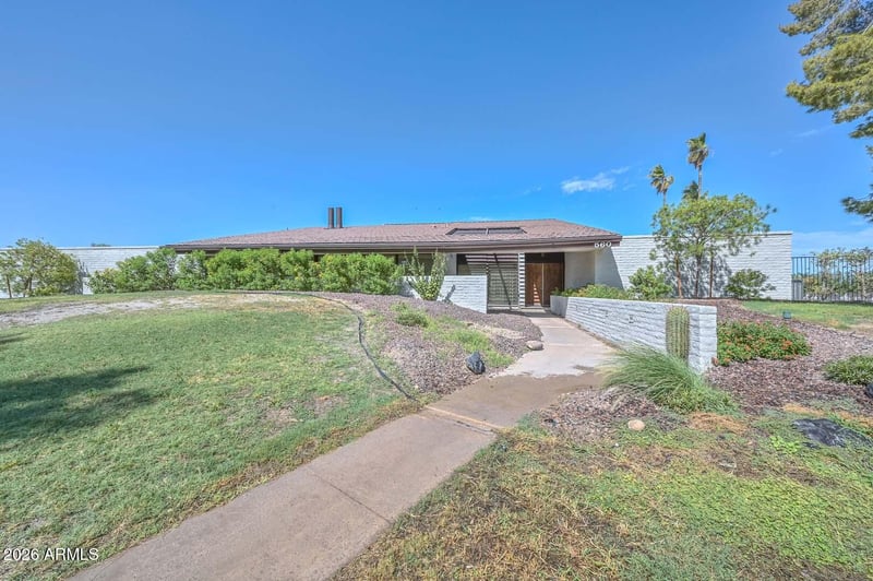 560 E Campina Dr, Litchfield Park, AZ 85340