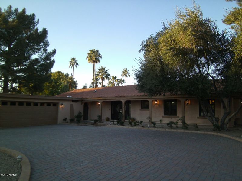 560 E Cercado Ln, Litchfield Park, AZ 85340