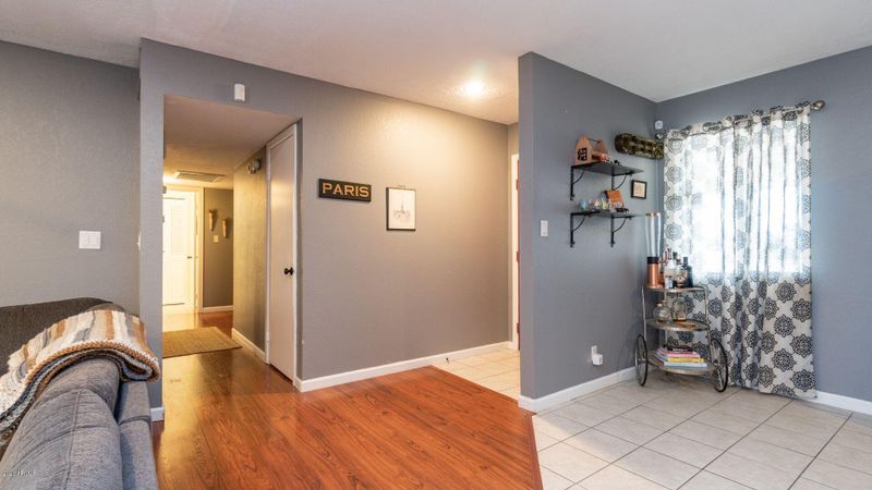 560 E Morrow Dr, Phoenix, AZ 85024