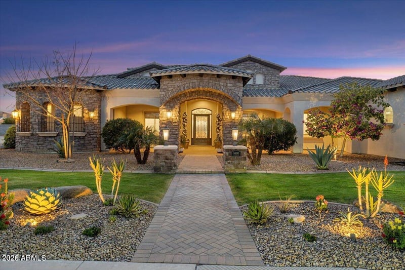 5600 Gemstone Dr, Chandler, AZ 85249