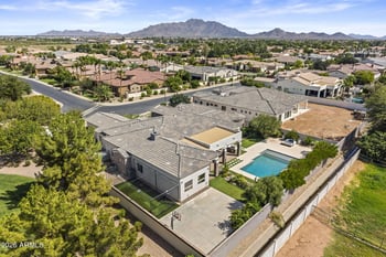 5600 S Gemstone Dr, Chandler, AZ 85249