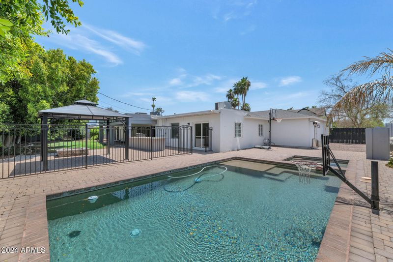 5602 E Monterosa St, Phoenix, AZ 85018