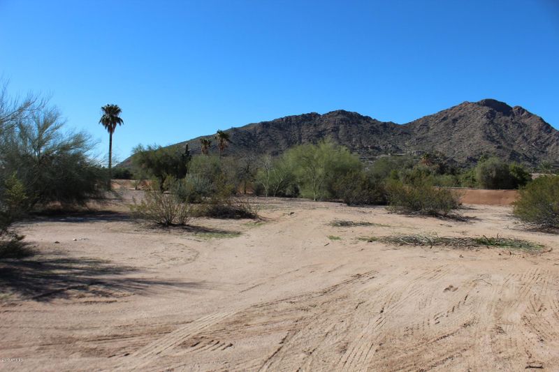 5602 N Wilkinson Rd #--, Paradise Valley, AZ 85253