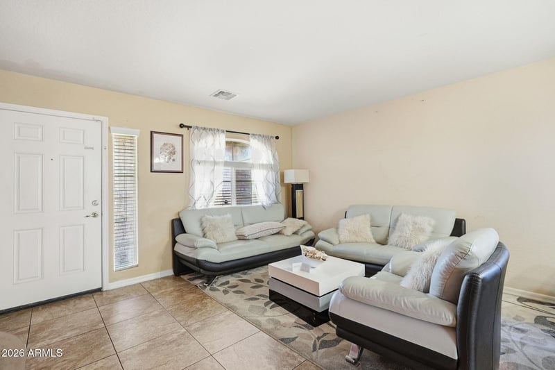 5603 S 27th Dr, Phoenix, AZ 85041